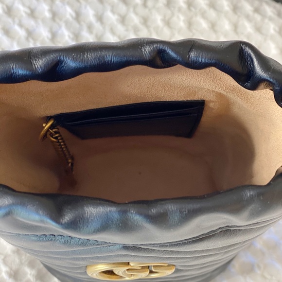 ❌SOLD❌ GUCCI black leather mini bucket bag - Picture 4 of 7